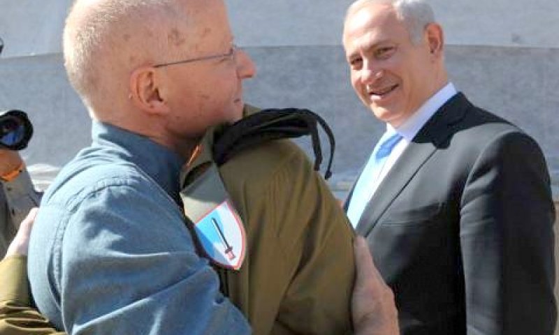 שליט. הפגישה עם האב [צילום: לע"מ]