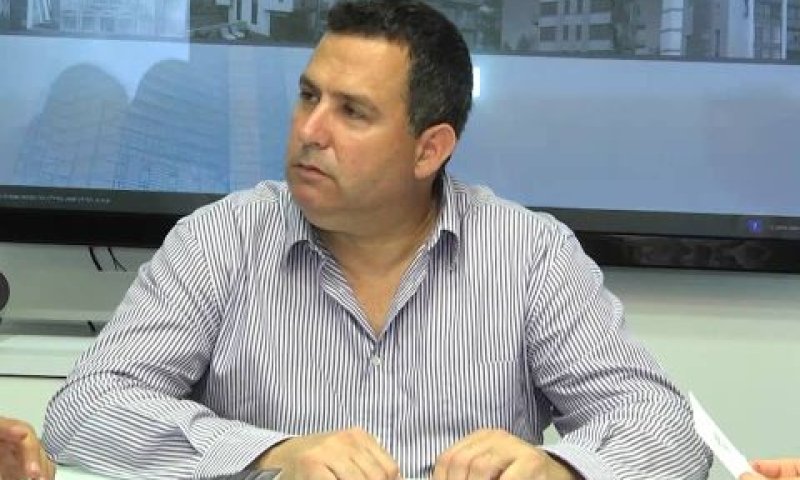 אייזנברג. משרד מרשים [צילום: יוטיוב]
