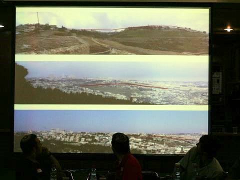 תוכנית הרכבל בירושלים כפי שהוצגה בשדולה הירושלמית [צילום: מרים צחי]