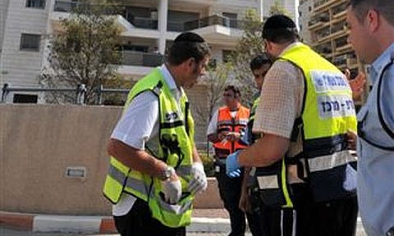 אנשי זק"א בפעולה [צילום: יוסי זליגר]