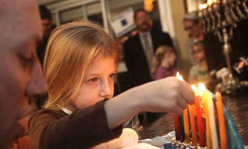 נעמה מרגוליס בהדלקת נר שביעי של חנוכה [צילום: פלאש 90]