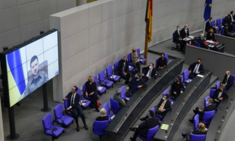 זלנסקי נואם בבונדסטאג [צילום: מרקוס שרייבר/AP]