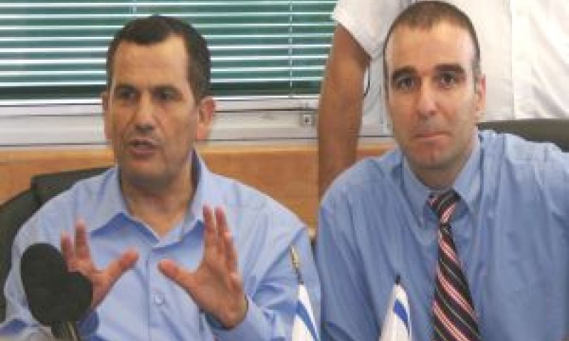 השר יעקב אדרי והמנכ"ל ארז חלפון [צילום: יצחק אלהרר &acute;סקופ 80&acute;]