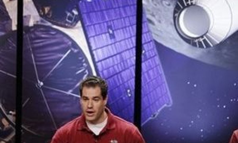 המדען המרכזי של המשימה אנתוני קולפרט [צילום: AP]