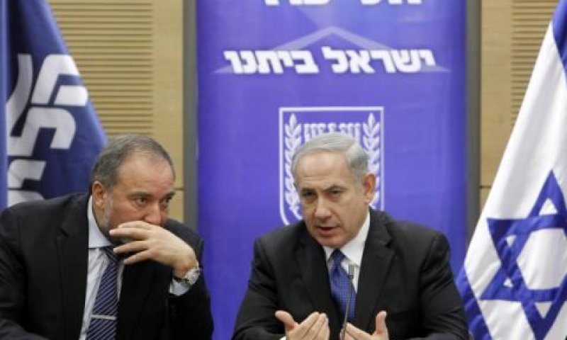 נתניהו וליברמן בדיון בוועדה [צילום: פלאש 90]