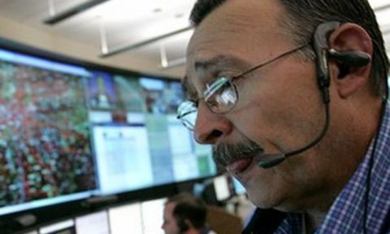 בקר מפקח אחר רשת חשמל בטקסס [צילום: AP]