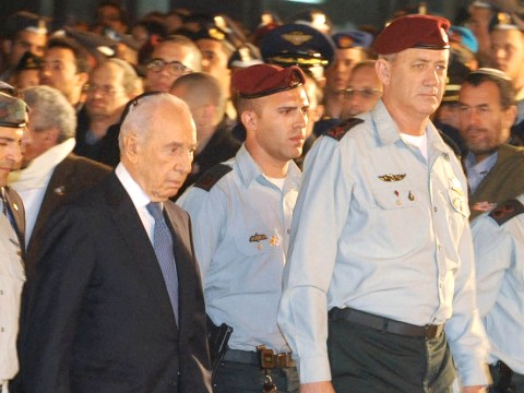 הנשיא פרס והרמטכ"ל בני גנץ בטקס בכותל המערבי [צילום: לע"מ]