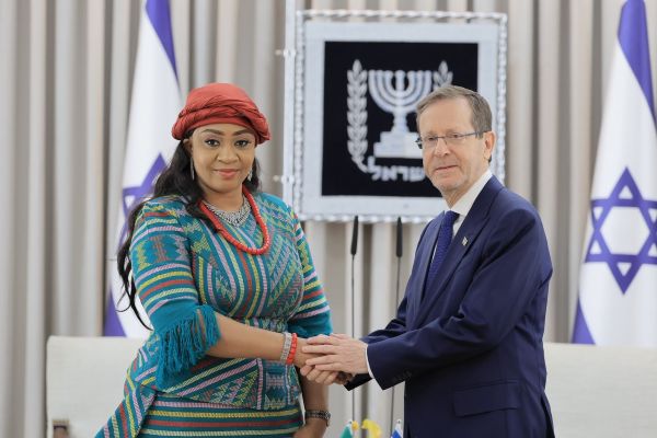 צעדים חיוביים [צילום: עוז שכטר]