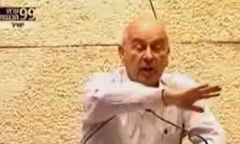 מתן וילנאי. דגל שחור לא מונף כל יום