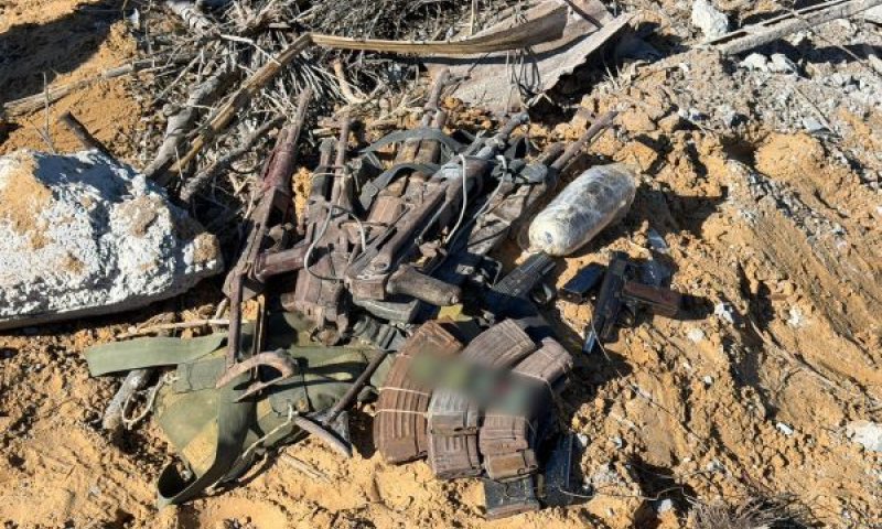 אמצעי הלחימה של המחבלים שאותרו במרחב רפיח [צילום: דובר צה"ל]