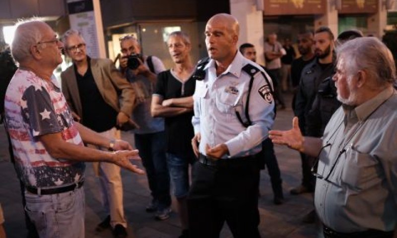 המשטרה מול המפגינים [צילום: תומר נויברג/פלאש 90]