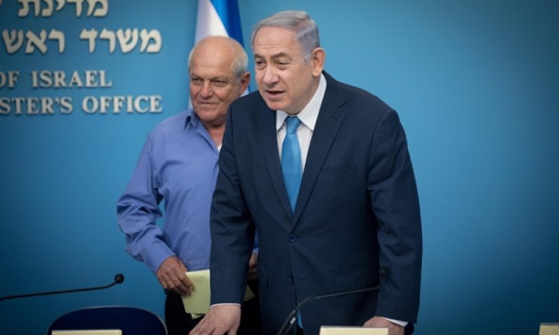 נתניהו וחיים כץ. המהלך נתקע לעת עתה [צילום: יונתן זינדל/פלאש 90]