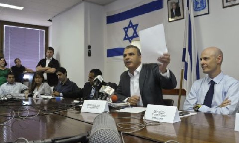 השר כחלון מכריז על ההוזלה בדמי הקישוריות במסיבת העיתונאים, היום [צילום: דקלה בסיסט-שפריר]