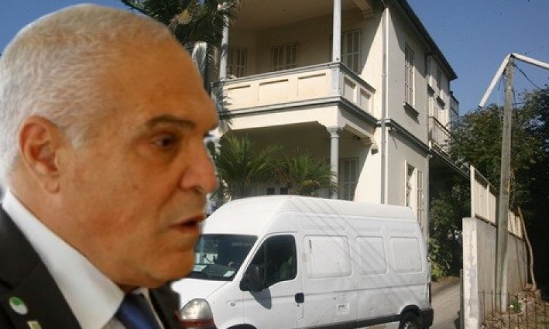 המשאית ובה החומרים המיועדים להשמדה [צילום: פלאש 90 / רוני שיצר]