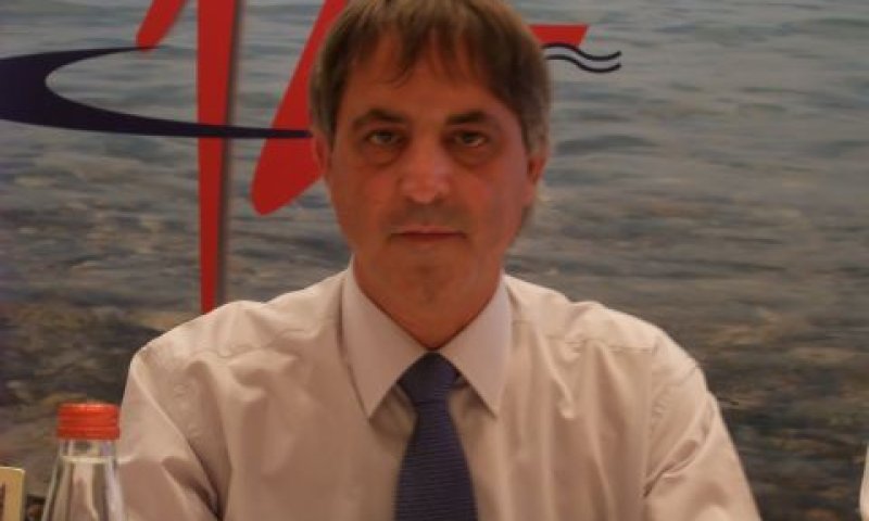 חימי. בעקבות פניות