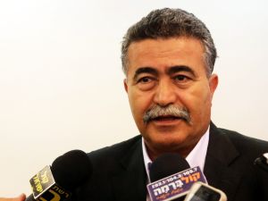 פרץ. תומך בחייל ובהסדר מדיני [צילום: פלאש 90]