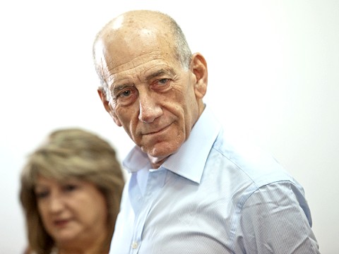 אולמרט. "תעודת כבוד למזוכה מספק" [צילום: פלאש 90]