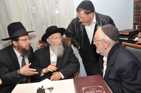 הרב מיכל יהודה לפקוביץ' מתעניין