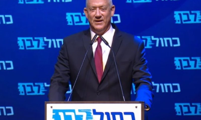 גנץ. לא הזכיר את המילה חילוני