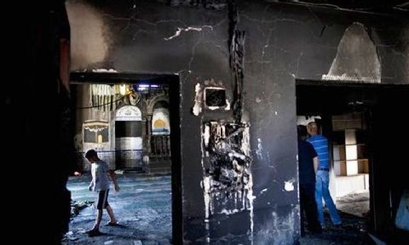המסגד השרוף בטובא זנגריה [צילום: AP]