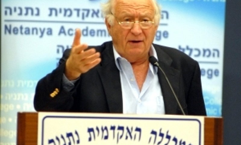 חשין, פרסומים בלתי ראויים [צילום: הצלם תמיר]