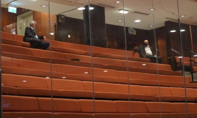 בנט וגנץ ביציע המבודדים אתמול [צילום: דני שם-טוב/דוברות הכנסת]