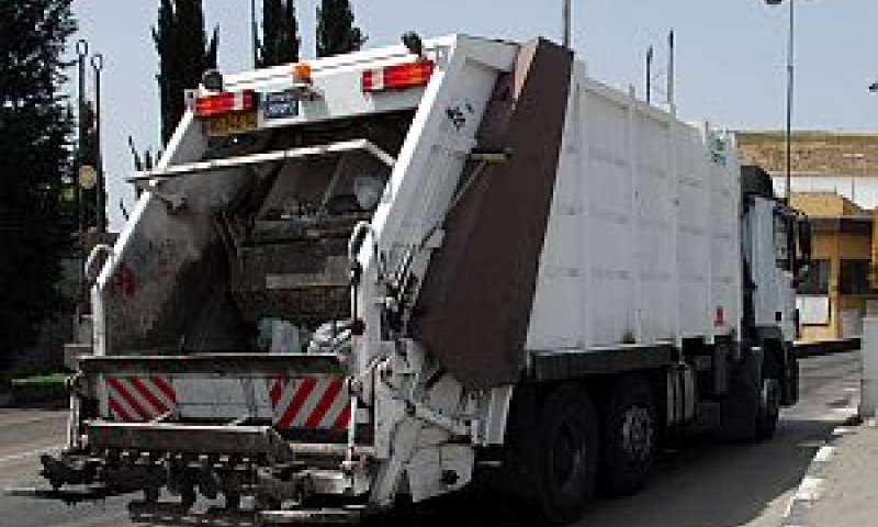 הארונות ה"מופקרים" הושלכו לזבל [צילום אילוסטרציה: פלאש 90]