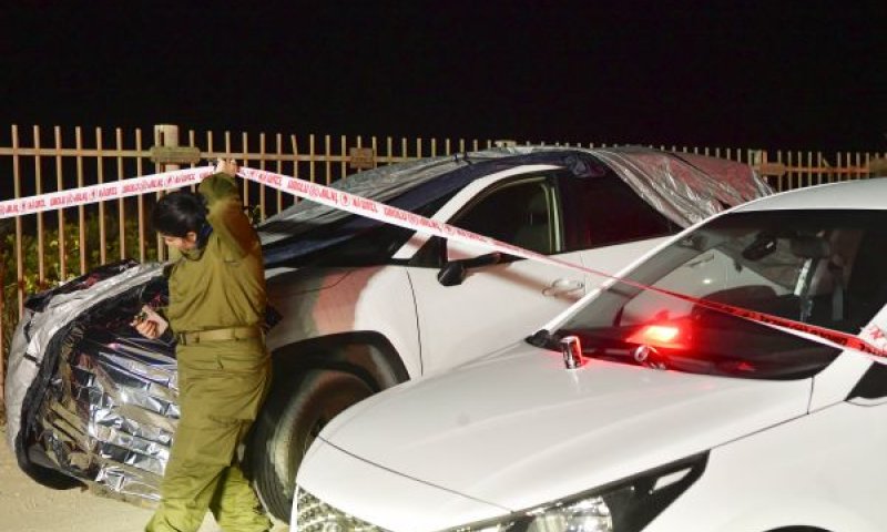מכוניתה של תומר ירושלמי [צילום: אבשלום ששוני/פלאש 90]