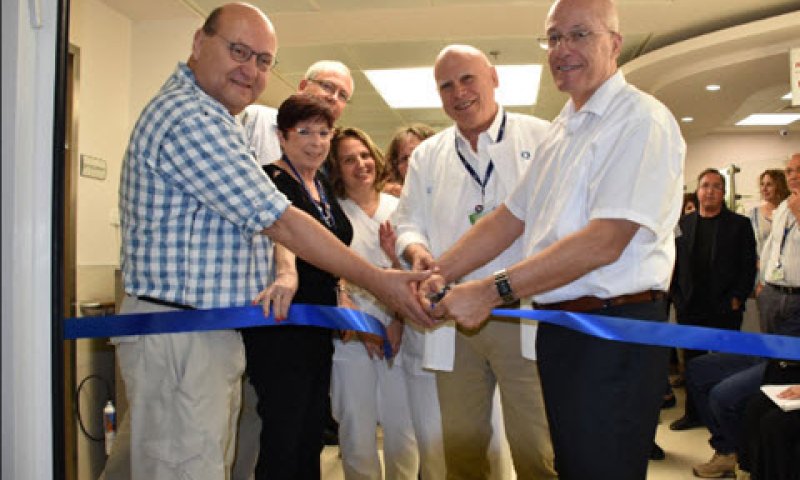 גזירת סרט המחלקה ע"י מנ"כל הכללית ומנהלי כרמל [צילום: אלי דדון]