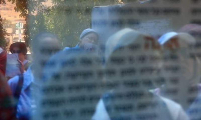 קבר הרמב"ם בטבריה [צילום: פלאש 90]