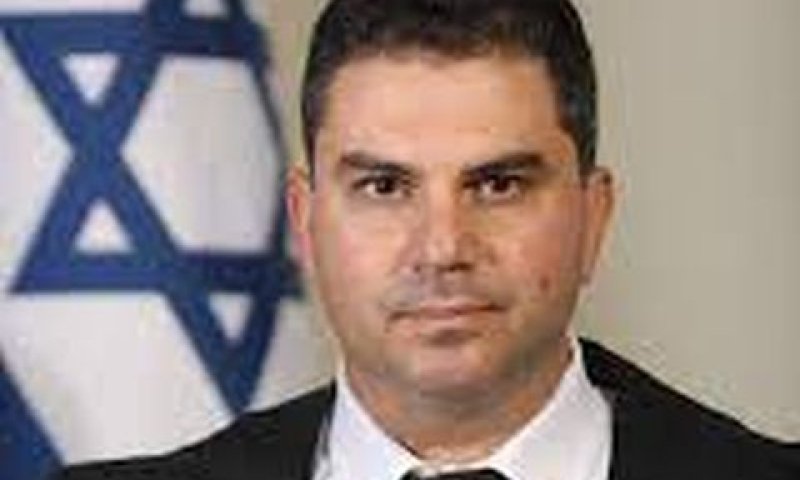 לנג. "ניסוח שגוי לחלוטין"