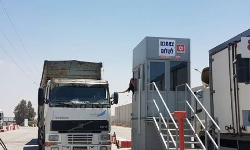 משאית סיור ראשונה בכרם שלום [צילום: רשות המעברים במשהב"ט]