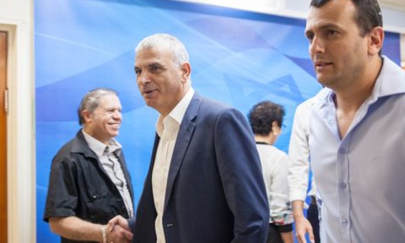 שי באב"ד וכחלון. מי יזמין מלון? [צילום: אמיל סלמן]