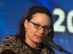 רהב מאיר. מסרבת להיכנס במקום קור [צילום: פלאש 90]
