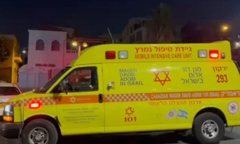זירת הרצח ביפו אמש [צילום: דוברות מד"א]