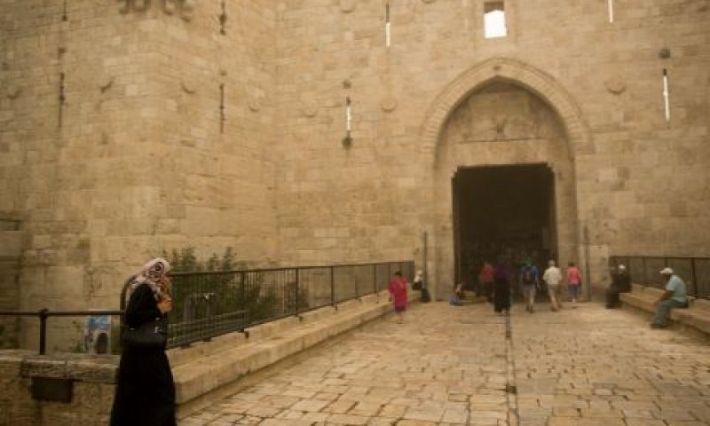 שער שכם. זירת פיגועים רבים [צילום: יונתן זינדל / פלאש 90]