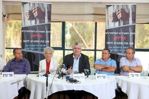 במרכז: אלי אבידר יוזם הקמפיין [צילום: גלעד קוולרצ´יק]
