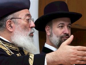 [הרבנים הראשיים. יקבלו את הקהל. צילום: AP]