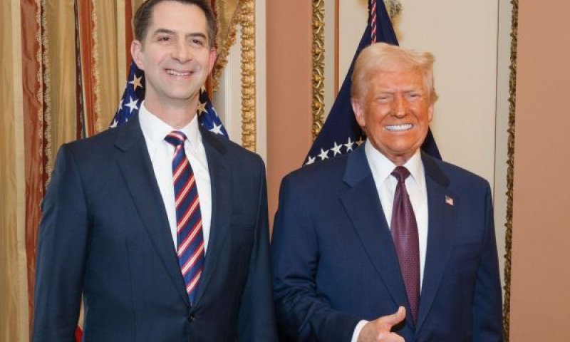 טראמפ, קוטון. אי-אמון ברונן בר [צילום: X/Tom Cotton]