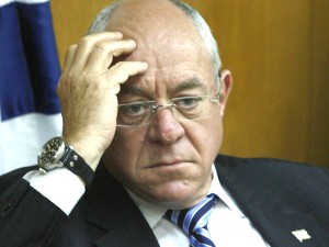 בר-און. הוזמן וטרם אישר הגעתו