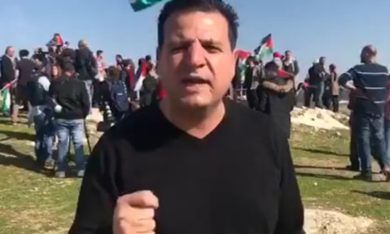ח"כ איימן עודה בעצרת בבני סאלח