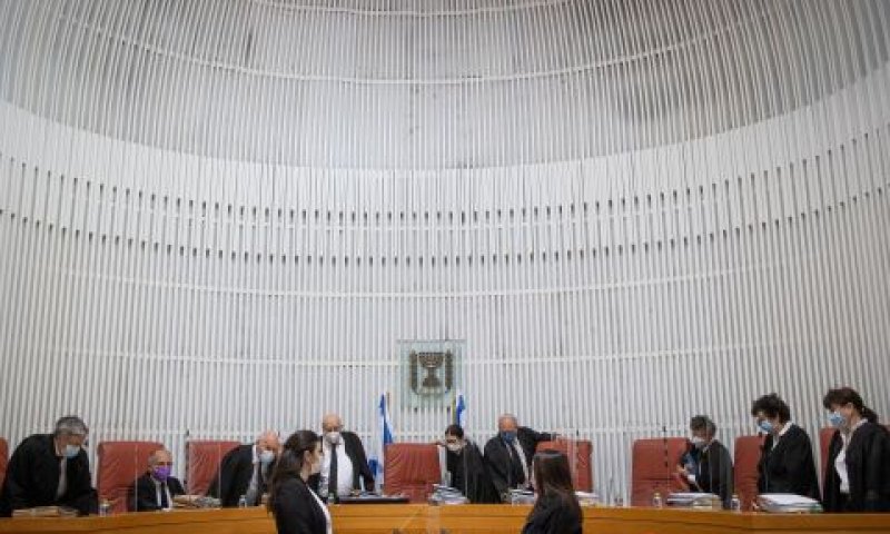 תשעת השופטים בדיון היום [צילום: יונתן זינדל, פלאש 90]