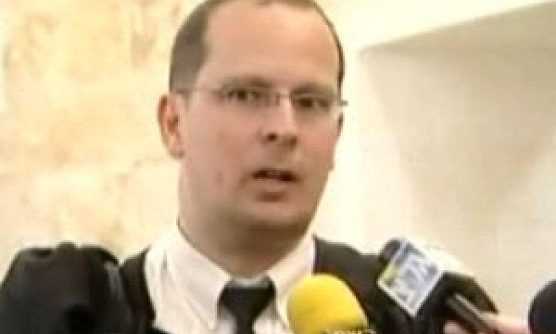 עו"ד רז נזרי. מה עם השוחד? [צילום: מן הטלוויזיה]
