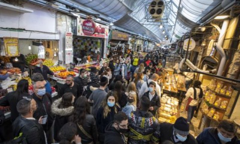 שוק מחנה יהודה לאחר החזרה לשגרה [צילום: אוליביה פיטוסי/פלאש 90]