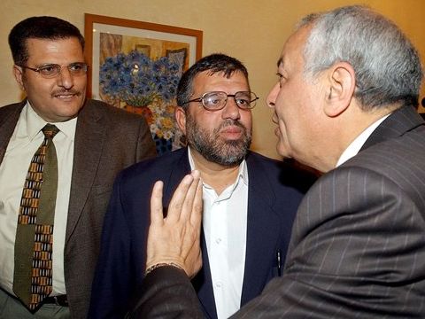 המשלחת המצרית המתווכת בין הפתח לחמאס בפגישה עם ראשי החמאס בגדה [AP]