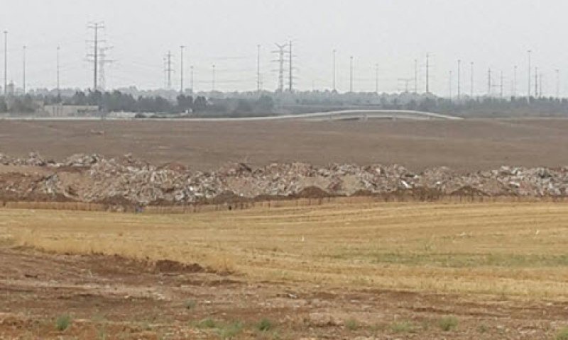 כמות עצומה של פסולת [צילום: רשות מקרקעי ישראל]