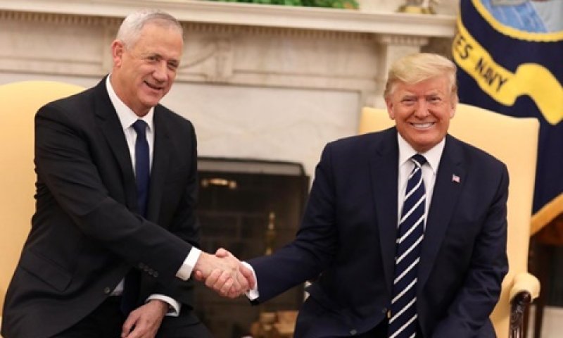 גנץ וטראמפ בבית הלבן