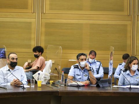 נציגי המשטרה וניצן חן [נועם מושקוביץ/דוברות הכנסת]