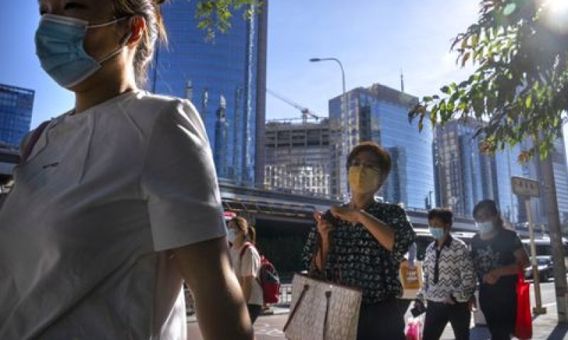 נלחמים בקורונה בסין [צילום: מארק שיפלביין/AP]