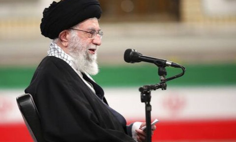 המנהיג האירני העליון חמינאי. "טרם התקבלה החלטה סופית" [צילום: לשכת המנהיג העליון של אירן/AP ]